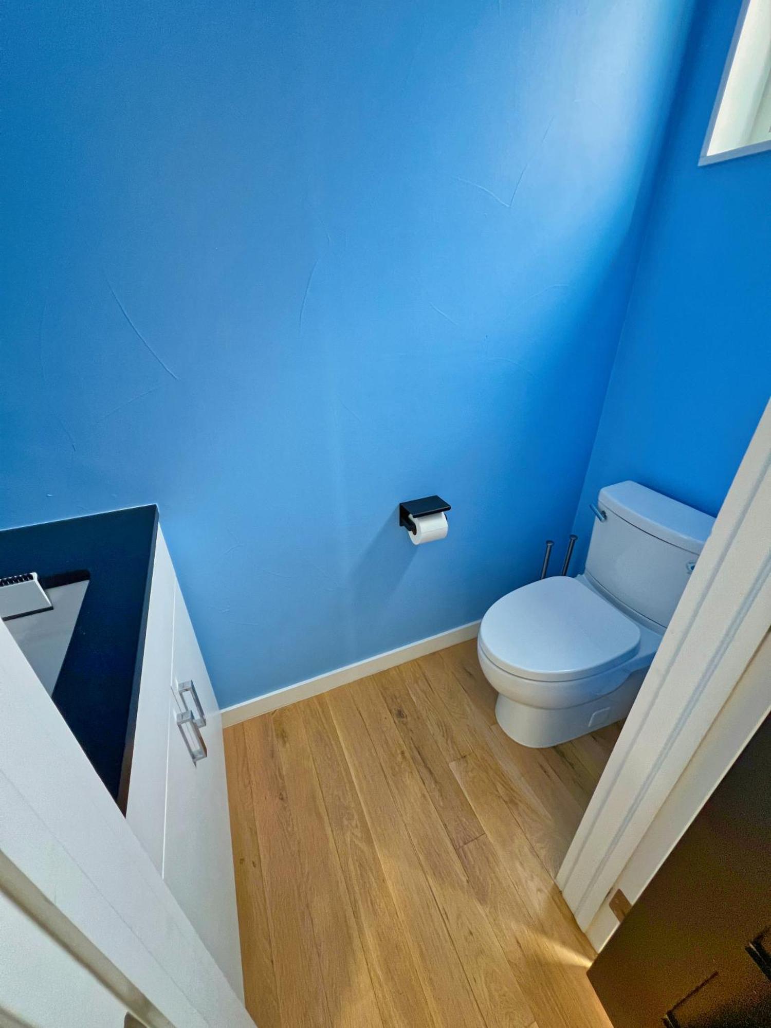 Entire Luxury I Sleeps 8 I 10min To Downtown Holiday home *