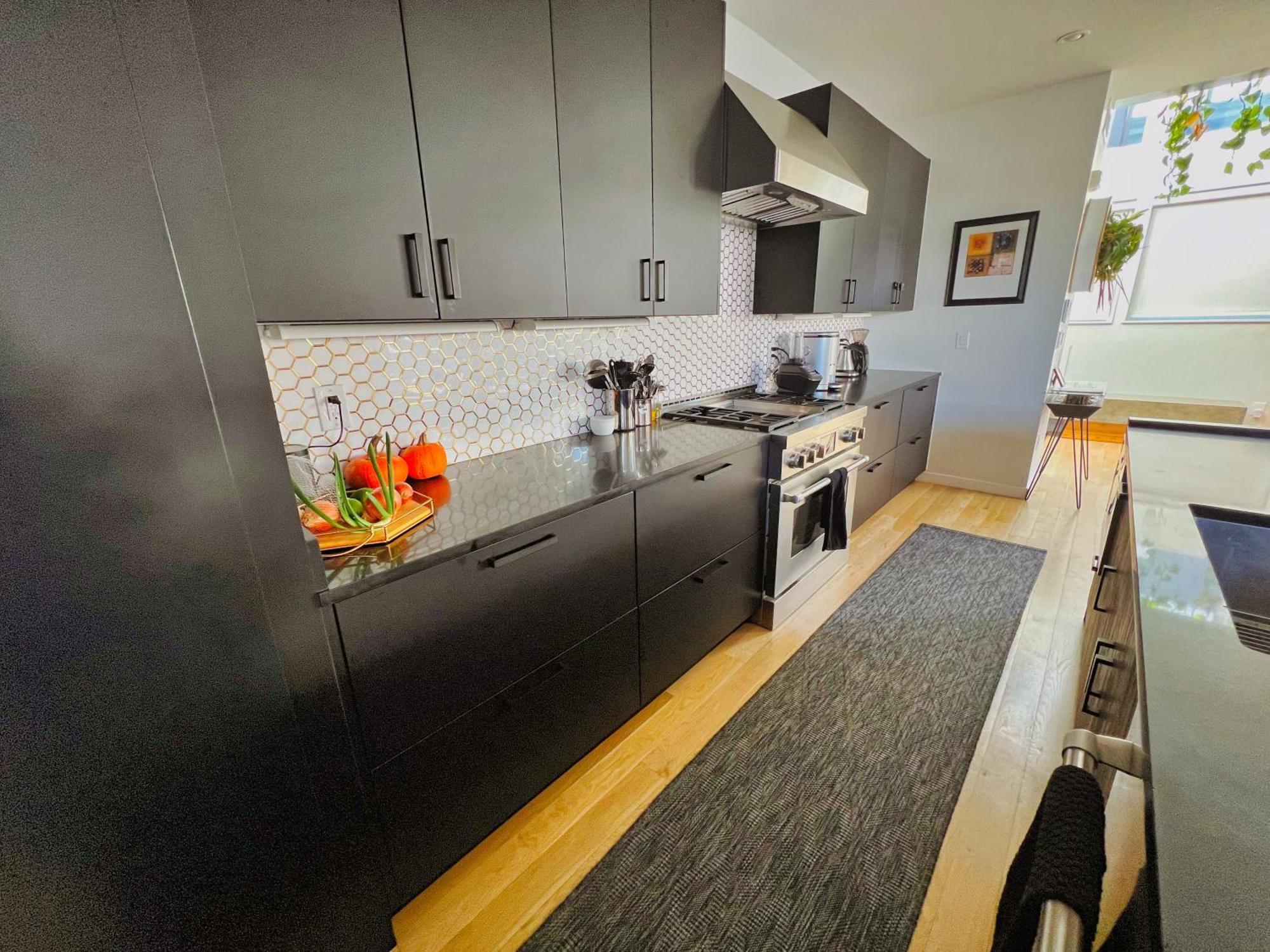 Holiday home Entire Luxury I Sleeps 8 I 10min To Downtown *