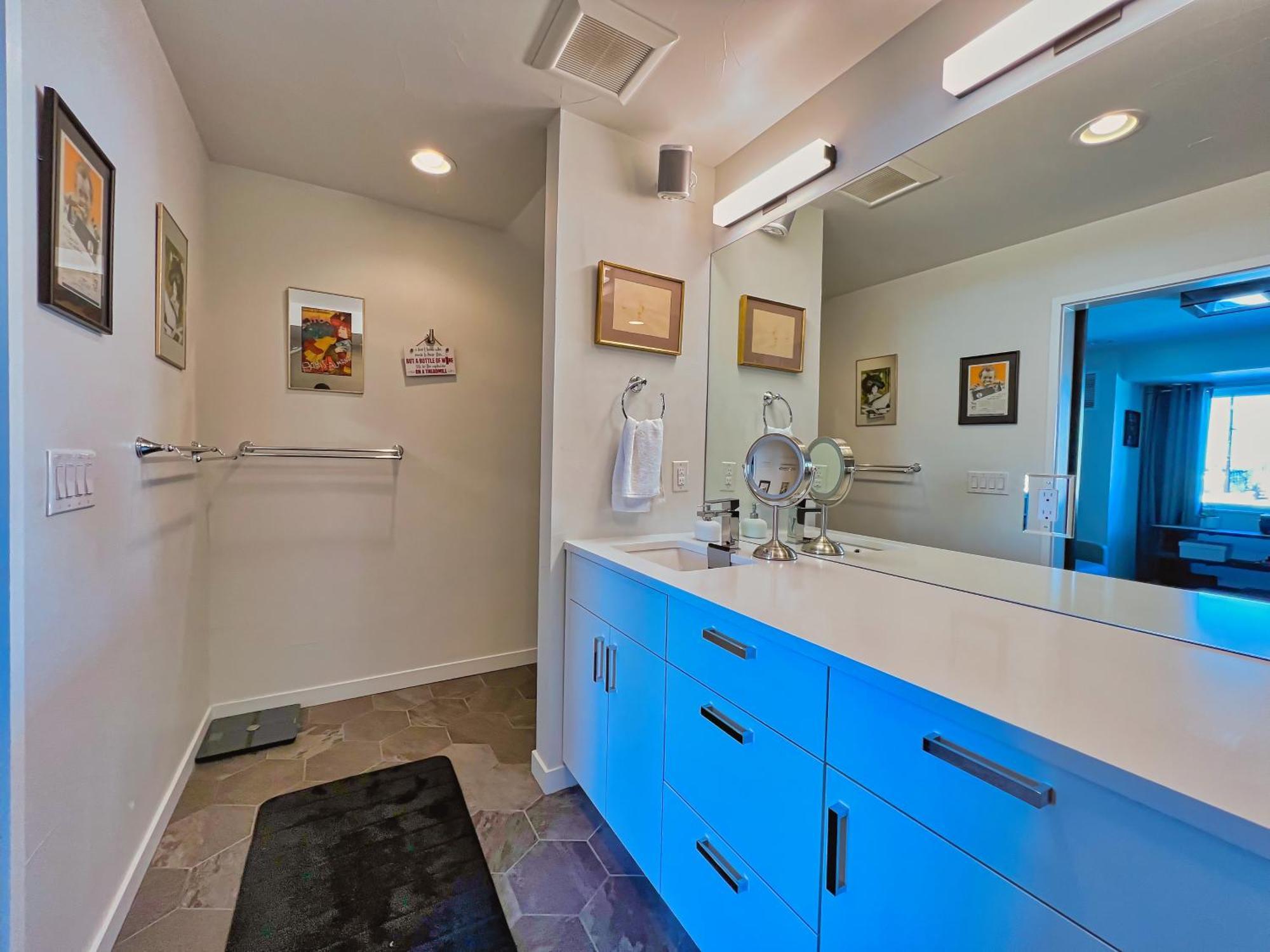 Entire Luxury I Sleeps 8 I 10min To Downtown *