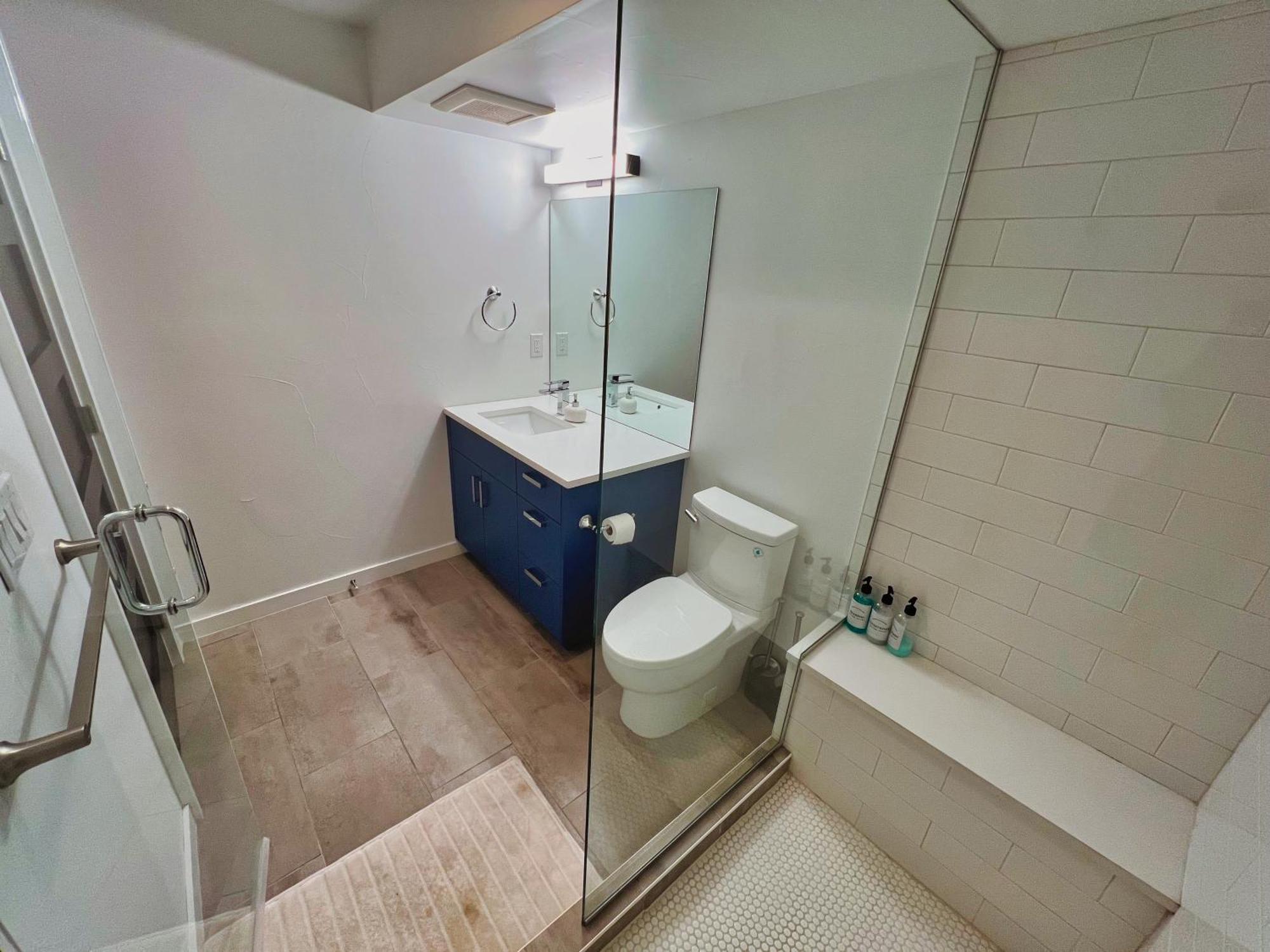 Holiday home Entire Luxury I Sleeps 8 I 10min To Downtown *