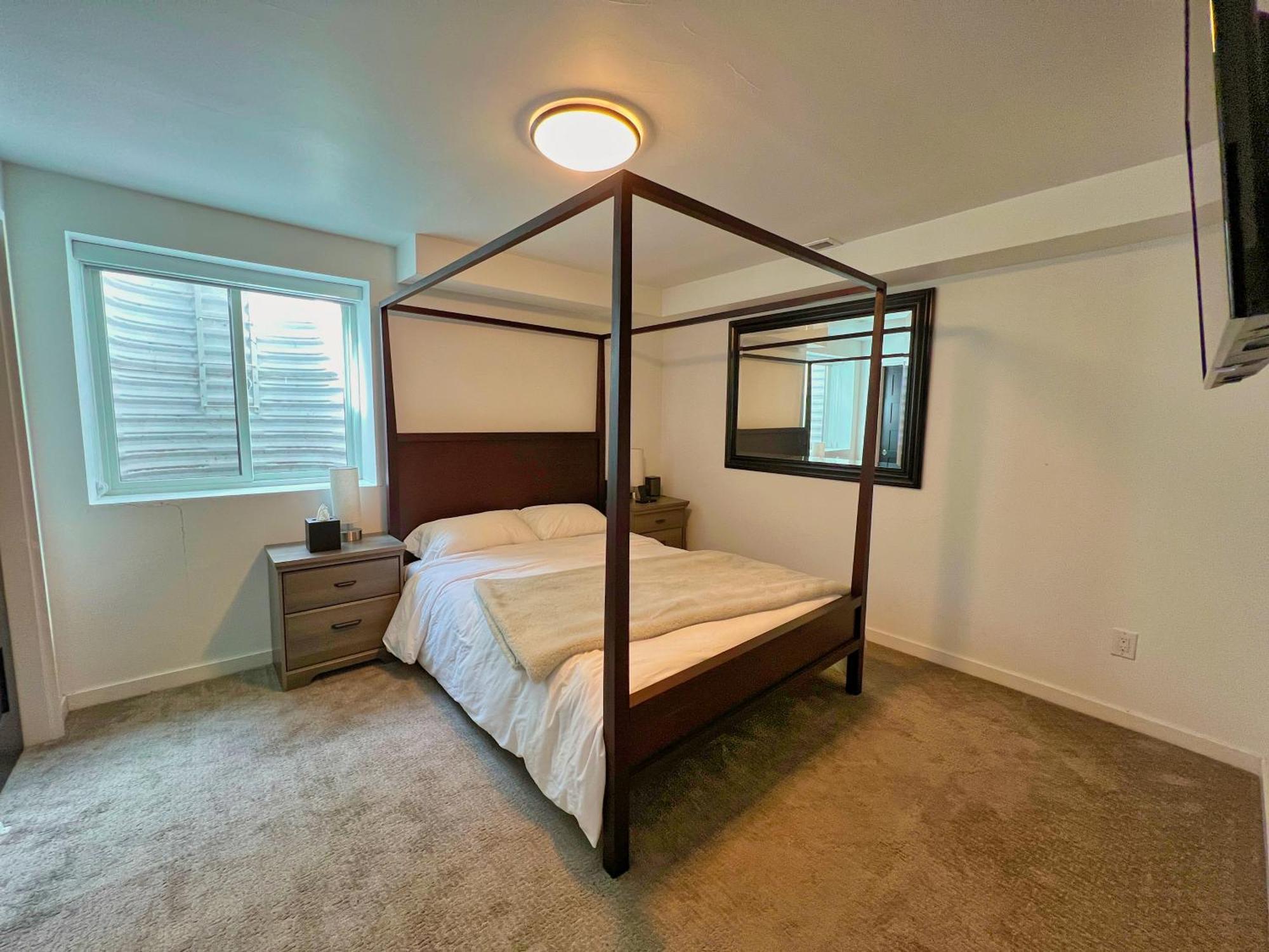 Holiday home Entire Luxury I Sleeps 8 I 10min To Downtown